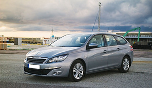 Autorent Peugeot 308 diisel, automaat, universaal