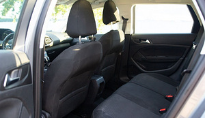 Autorent Peugeot 308 diisel, automaat, universaal (7 foto / 7)