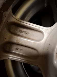 Valuveljed 17" BMW koos naelrehvidega (3 foto / 4)