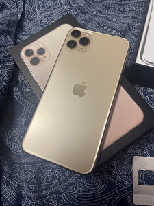 iPhone 11 Pro Max Gold 64GB (2 foto / 2)