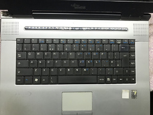 Fujitsu Siemens Amilo L1310G / Acer Aspire 1362LC (3 foto / 10)