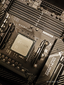 ASUS ROG Crosshair VIII Dark Hero AMD X570 (AM4)+ 7 5800X3D (1 foto / 6)