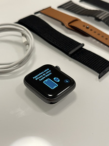 Apple Watch Series 4 GPS 44mm Space Gray, battery 90% (1 foto / 5)