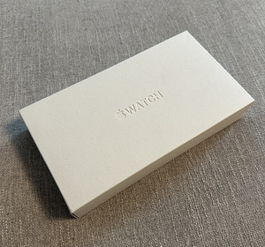 Apple Watch Ultra 2 49mm Titanium White Ocean Band (1 foto / 3)