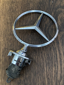 Mercedesi embleem (4 foto / 9)