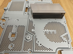 Sony PS4 PRO 1 TB (4 foto / 5)