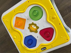 Chicco развивающий столик (3 фото из 3)