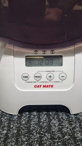 Lemmikloomade automaatne jootur ja toidu dosaator (4 foto / 5)