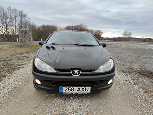 Peugeot 206cc 1.6 80kw kabriolett (3 foto / 12)