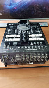Audio-video mixer ROLAND V-8 (3 foto / 4)