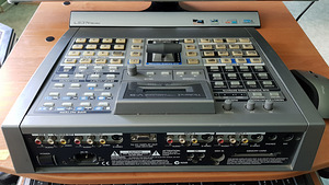 Audio-video/subtiitrite mikser Roland V-5 (2 foto / 3)