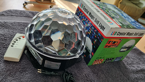 LED RGB Diskokera (mikrofoni ja mp3 võimalusega) (2 foto / 3)