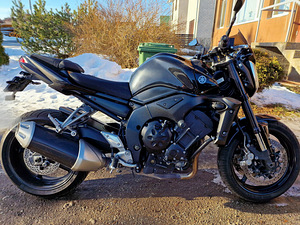 YAMAHA FZ1 (3 foto / 7)