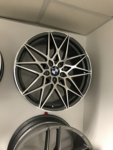 Диски BMW 19 дюймов (5x112 et30 19x8,5) (2 фото из 3)