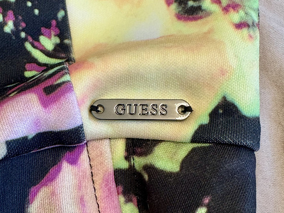 Guess kleit