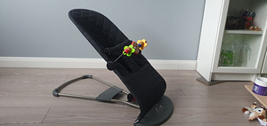 Babybjörn lamamistool mängukaarega (1 foto / 2)