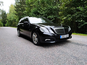 Mercedes-Benz E350 (3 foto / 13)