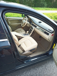 Volvo S80 2.4 D5 (8 foto / 11)