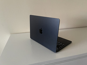 MacBook Air M2/256gb/8gb (2 foto / 8)