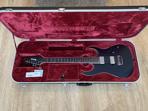 Ibanez RG5121 Prestige (2 foto / 5)
