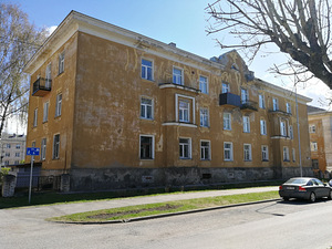 Kahetoaline korter Kohtla-Järvel (2 foto / 14)
