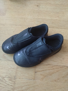 Nike Jalgpalli jalanõud EUR 31 ja 32 (1 foto / 4)