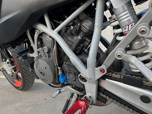 KTM 950 SM (10 foto / 10)