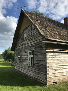 Бревенчатый дом (6 фото из 10)