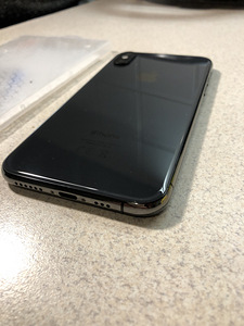 iPhone XS 64 ГБ (5 фото из 7)