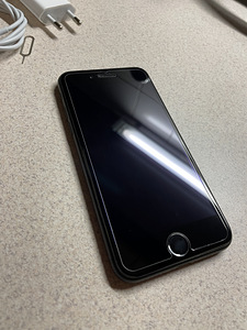 iPhone 8 64GB (Black) (5 foto / 7)
