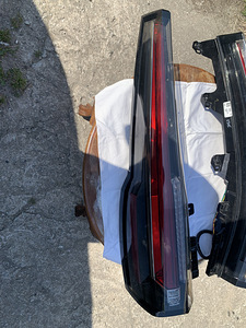 Cadillac Escalade 2014 - 2019a. Tagatuled (3 foto / 4)
