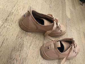 Tommy Hilfiger tennised s.40 (2 foto / 2)