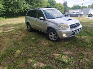 Toyota rav4 2.0 d4d 85kw 2005 (2 foto / 8)