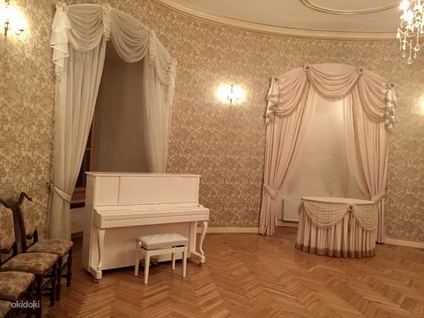 Tresselt uus pianiino (foto #1)