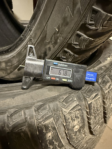 285/40/21 Pirelli Scorpion IceZero2 109H XL 6-7mm (uued 8,5) (2 foto / 6)