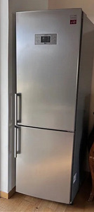 Безледный холодильник Lg из нержавеющей стали 185 см.