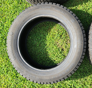 Шины Continental ContiIceContact 225/60R18 (2 фото из 4)