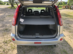 Nissan x trail (9 foto / 11)