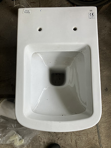 Wc pott, loputuskast ja prilllaud (2 foto / 10)