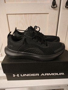 Кроссовки 40-41 новые (4 фото из 5)