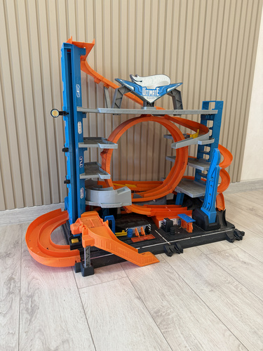 Hotwheels Ultimate Garage