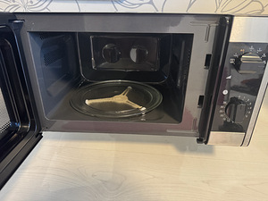 Daewoo mikrolaineahi, 700w, 20l (2 foto / 2)