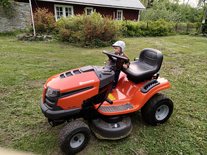 Газонный трактор Husqvarna Ts 138 (1 фото из 2)