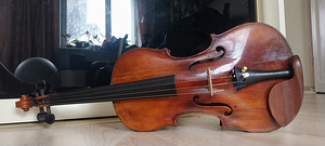 Скрипка Stradivarius (2 фото из 3)