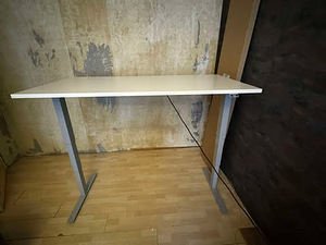 Elektriline Reguleeritava Kõrgusega Laud (3 foto / 3)