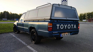 Toyota Hilux (3 foto / 10)