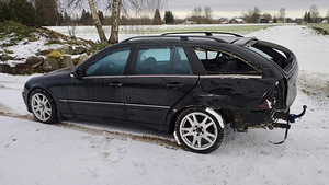 Varuosadeks Mercedes-Benz W203 facelift 2.7CDI 6k Manuaal (5 foto / 10)