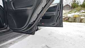 Varuosadeks Mercedes-Benz W203 facelift 2.7CDI 6k Manuaal (7 foto / 10)
