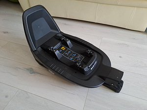 Turvahäll Maxi Cosi i-size ISOFIX + alus Family Fix2 0-12kg (6 foto / 7)