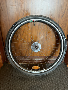 Заднее колесо для 27,5-дюймового MTB + новая шина CST (1 фото из 2)